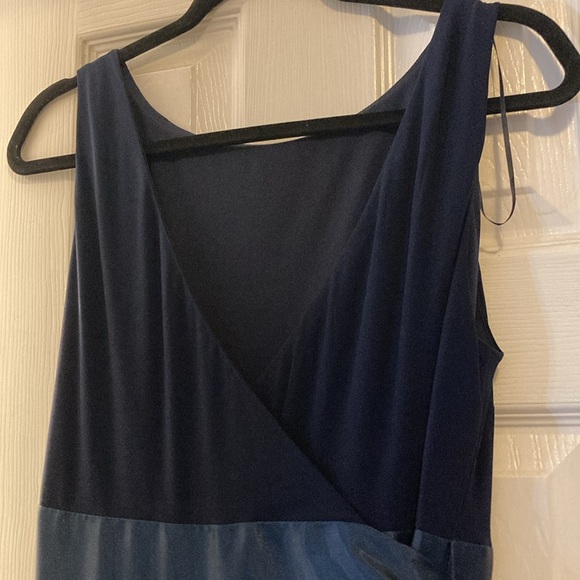 New : Navy and Ombré Blue Lined Gown - Picture 7 of 13